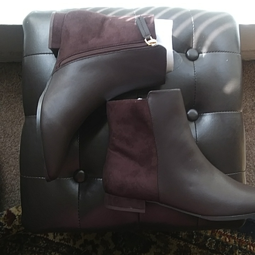 *NWT*The Adrianne Bootie by Comfortview® in  Dark Brown - Picture 5 of 10